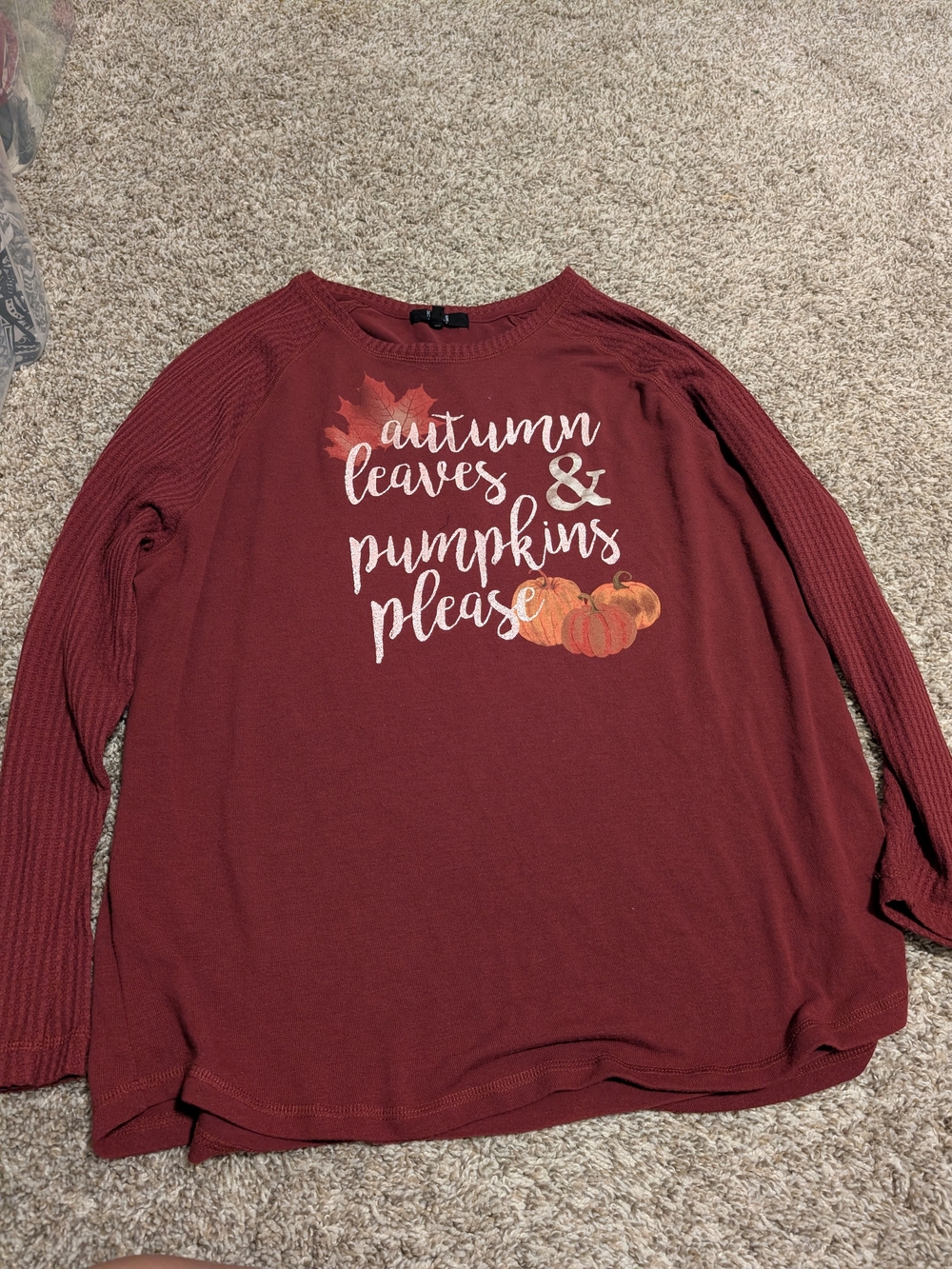 Women's Burgundy Fall Graphic Long-Sleeve Tee - Autumn Leaves & Pumpkins